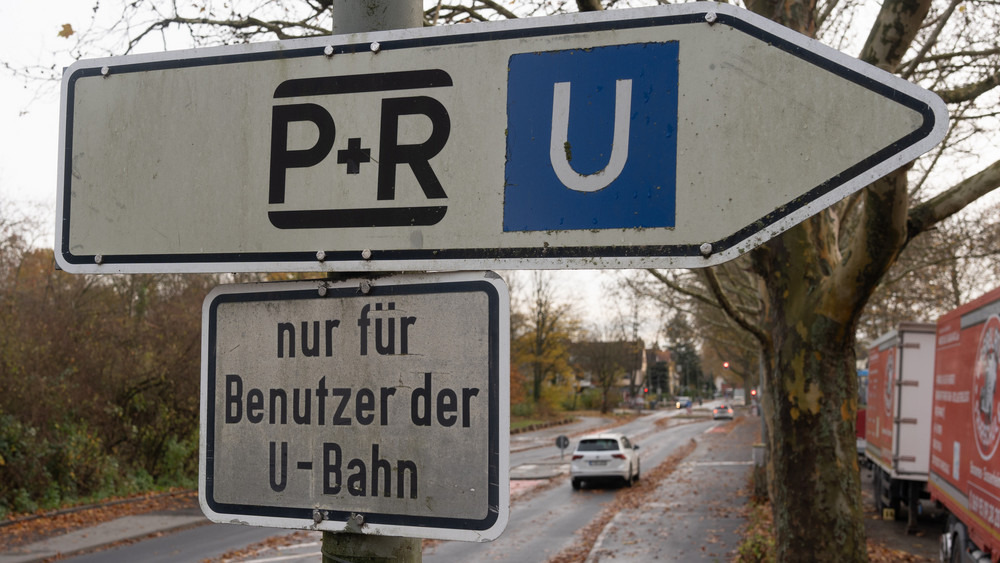 Laut Verkehrsexperten sind in und um Frankfurt zusätzliche 10.000 Stellplätze auf Park-and-Ride-Anlagen nötig