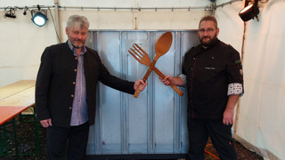 Weltrekordversuch auf Hoherodskopf: Größter Semmelknödel der Welt