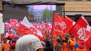 Bauarbeiter-Proteste begleiten Tarifverhandlung in Wiesbaden