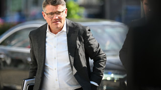 Keine Berlin-Pläne - Rhein will nach Neuwahlen in Hessen bleiben