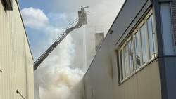 Großbrand in Kriftel: Lagerhalle in Flammen