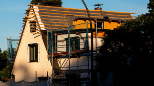 Neue Förderung für Familien - Günstige Kredite für alte Häuser
