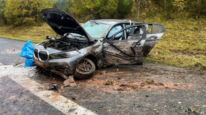 Auto überschlägt sich auf A66 bei Flieden