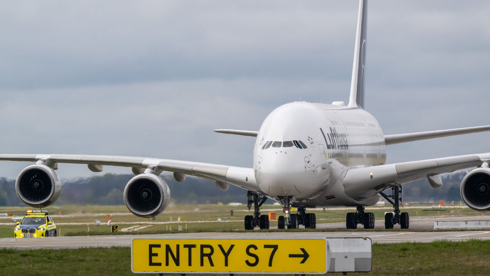 Airbus A380 in München