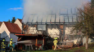 Scheune brennt in Schlüchtern ab: Gastank in der Nähe