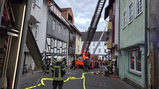 Brand in Bad Hersfeld: Bewohner eines Mehrfamilienhauses verletzt