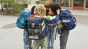 Wechselmotive mit Klett und Magnet: Neue Schulranzentrends