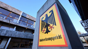 Polizeikosten: DFL-Beschwerde scheitert vor Bundesverfassungsgericht