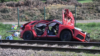 16-Jährige stirbt in Kusel - Zusammenstoß von Auto mit Regionalbahn