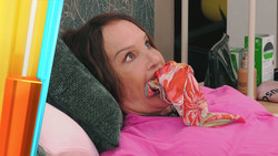 Promis unter Palmen: Lagerkoller und Intrigen in der Villa