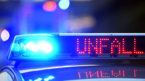 In Pannenfahrzeug gekracht: Zwei Männer auf A3 bei Frankfurt schwer verletzt