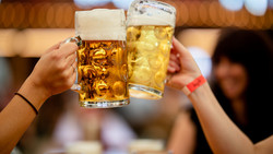 Mainzer Bier am Rhein