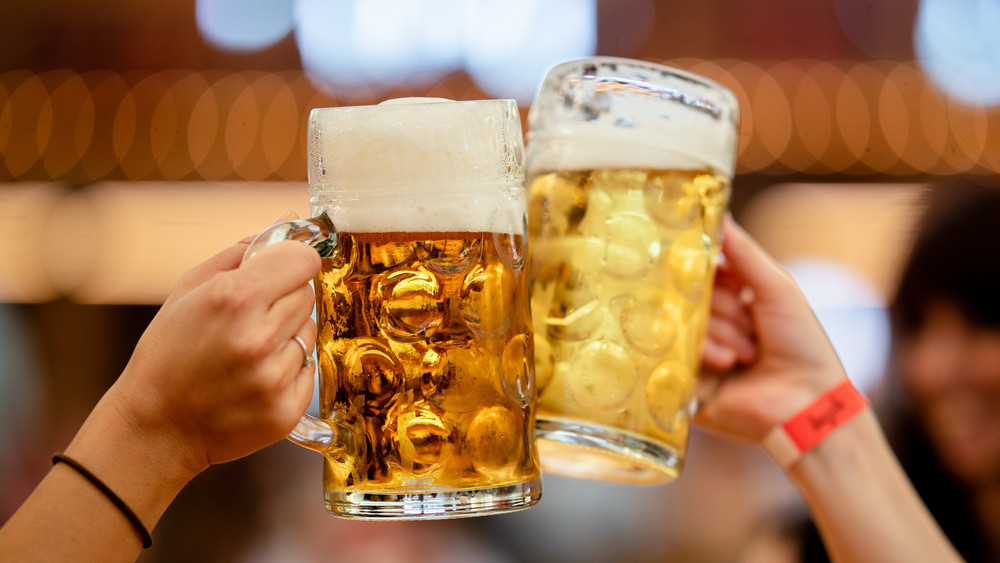 Heute ist Tag des Bieres und es sollte gefeiert werden, doch die deutschen Bierbrauer haben ein doppeltes Absatzproblem.