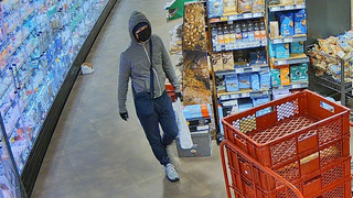 Mit Messer bedroht: Foto-Fahndung nach räuberischer Erpressung