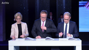 Regierungskrise in Thüringen: Minister und Abgeordnete treten aus Fraktion aus