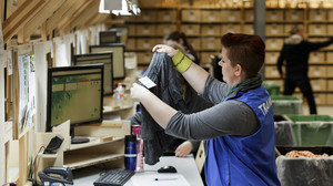 Bücher, Filme, Kleidung: So machst du alte Dinge zu Geld