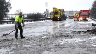 3 Sattelzüge verunglückt: A7 in Richtung Hamburg dicht