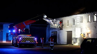 Fünfköpfige Familie in Gefahr - Einsatzkräfte arbeiten unter Hochdruck