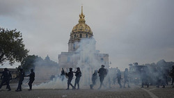 Paris: Gewalt bei landesweiten Schülerprotesten eskaliert