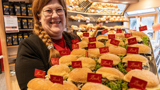 Sie haben es wieder getan: Ansturm auf neuen Döner-Kreppel in Nidda