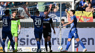 0:3 in Karlsruhe: Schalke verliert mit neuem Trainer Karel Geraerts