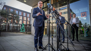 Rhein nach Ministerpräsidentenkonferenz mit Kanzler zufrieden