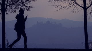 Nachts allein nach Hause: So funktioniert das Heimwegtelefon