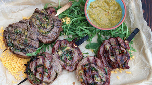 Rezepte: Warmes Müsli vom Grill und Fleisch-Lollis