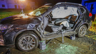 Unfall in Großenlüder: Person in Auto eingeschlossen