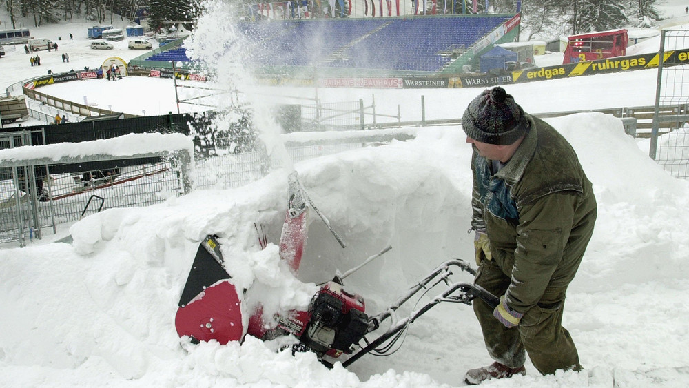 In Willingen helfen seit Jahren die sogenannten Free Willis bei der Vorbereitung auf den Skisprungweltcup und der Versorgung während des Events.