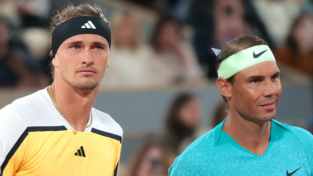 Zverev (links) hat Tennis-Legende Rafael Nadal bei den French Open geschlagen.