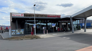 Ladesäulen kaputt, Klos sauber: ADAC testet 3 Rastanlagen in Hessen