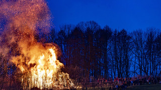 Osterfeuer in Hessen: Erste Absagen - Feuerwehr rät zur Vorsicht