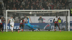 Fußball: Eintracht mit Last-Minute-1:1 gegen Wolfsburg