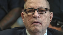Medien: 15 Jahre Haft für Ex-Hollywood-Mogul Weinstein