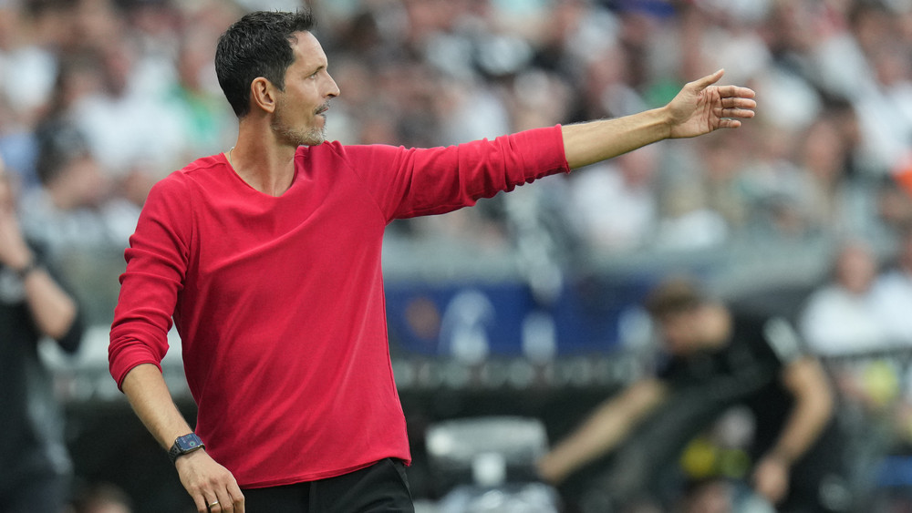 Eintracht Frankfurt-Trainer Dino Toppmöller will mit seiner Mannschaft mit einem Sieg in die Europa League starten. 