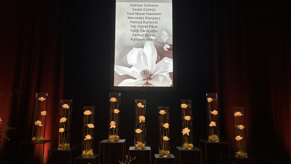 Fünf Jahre nach dem rassistischen Anschlag von Hanau wird mit einer Gedenkstunde an die Opfer erinnert.