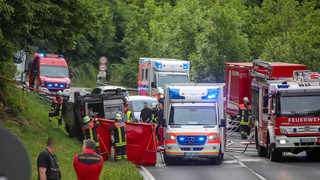 Tödlicher Unfall in Gersfeld-Maiersbach: Transporter überschlägt sich