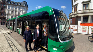ESWE Wiesbaden testet 25 Meter langen Doppelgelenkbus
