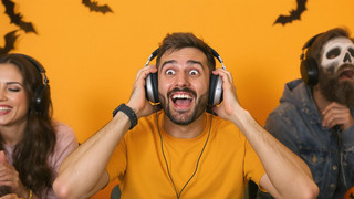 Echt Evren_Gruselige Hits_schief und schrill