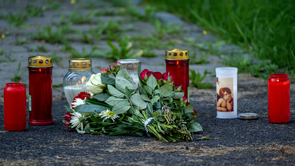 Der Schock nach der Tat war im September in Lohr am Main groß. Jetzt ist der Angeklagte wegen Mordes verurteilt worden. 