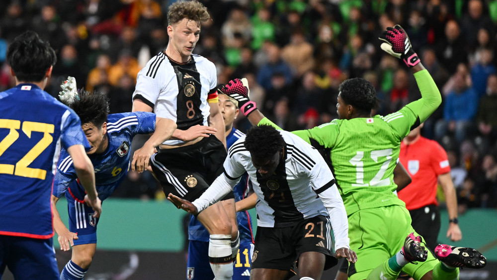 Mit einem 2:2 gegen Japan ist die deutsche U21-Nationalmannschaft ins EM-Jahr gestartet.