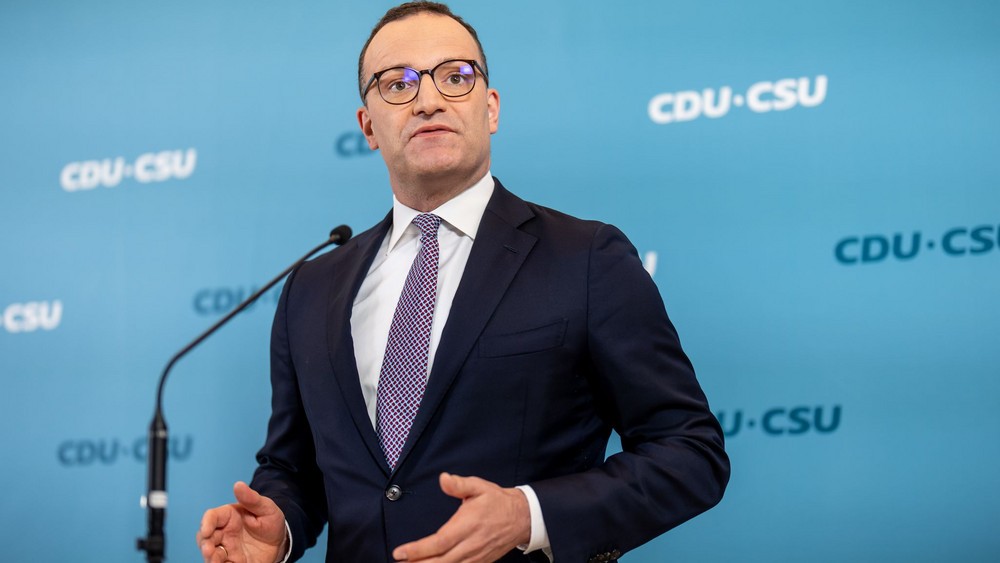 Bundeskanzler Merz hat - in seiner Rolle als CDU-Chef - Unionsfraktionschef Spahn zum Rücktritt aufgefordert (Archivbild).