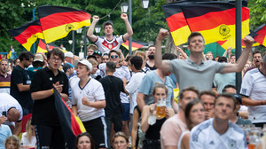 Fußball-EM: Frankfurt weitet Nahverkehr aus - mehr Busse und Bahnen