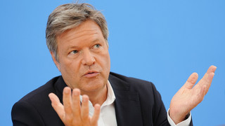 Drittes Jahr in Folge kein Wachstum - Habeck senkt Prognose