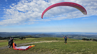 Paragliding Worldcup-Finale im Punktlanden auf der Wasserkuppe