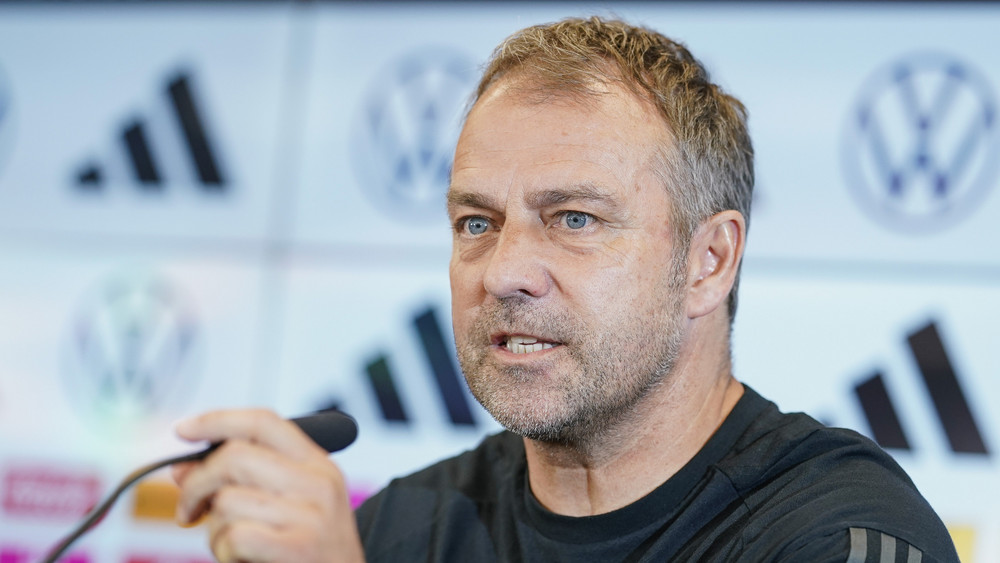 Bundestrainer Hansi Flick verspricht Besserung nach den zuletzt enttäuschenden Leistungen der DFB-Elf.