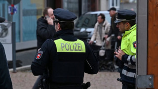 Weihnachtsmarkt nach Räumung wieder offen – Fahndung läuft