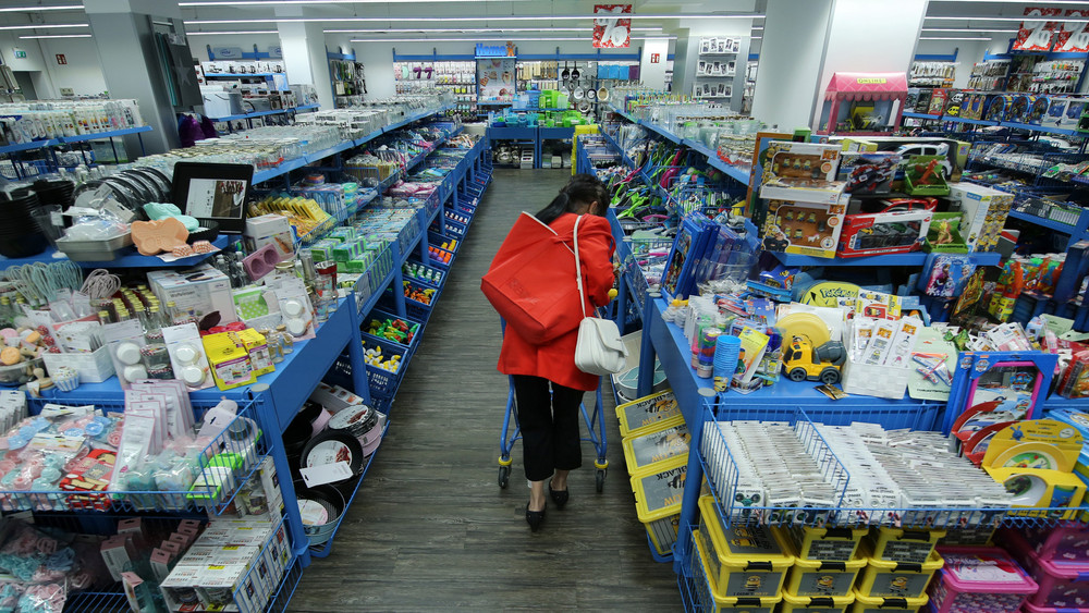 Discounter wie Aldi und Lidl verlieren Marktanteile an Händler wie Action und Tedi (Archivbild).