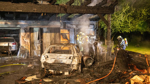 Neuhof: Carport und Garage in der Nacht abgebrannt